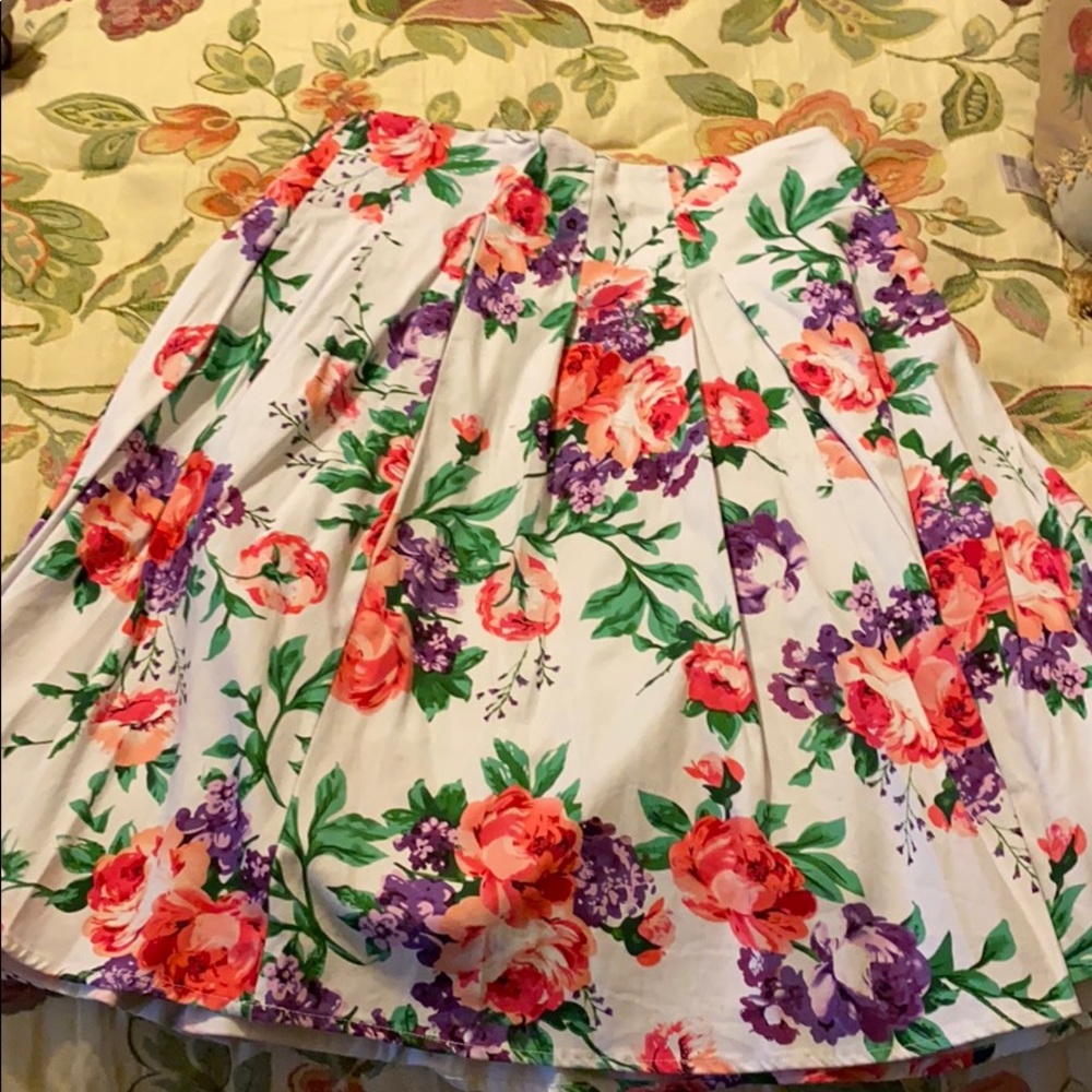 Floral pleated a line skirt